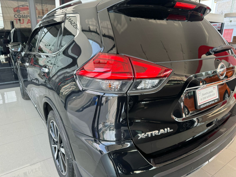 Nissan X-Trail  5 pts. Exclusive, CVT, piel, CD, QC, GPS, 5 pas., RA-18 (cambio de línea) 2018
